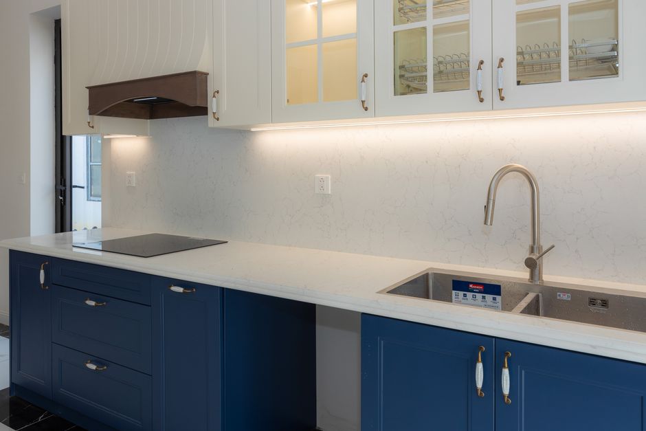 Kitchen cabinet hardware handles